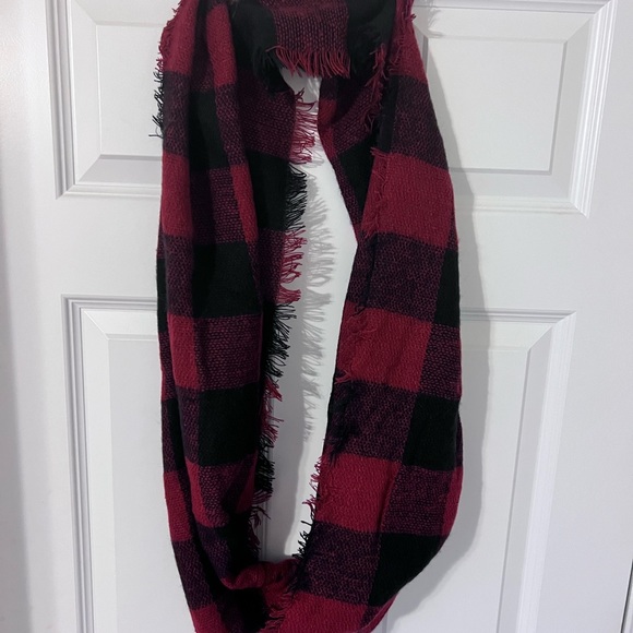 Fashion Infinity Scarf - Buffalo Plaid - Picture 2 of 4